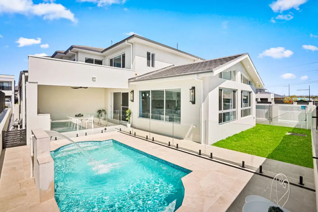 Luxury house with pool