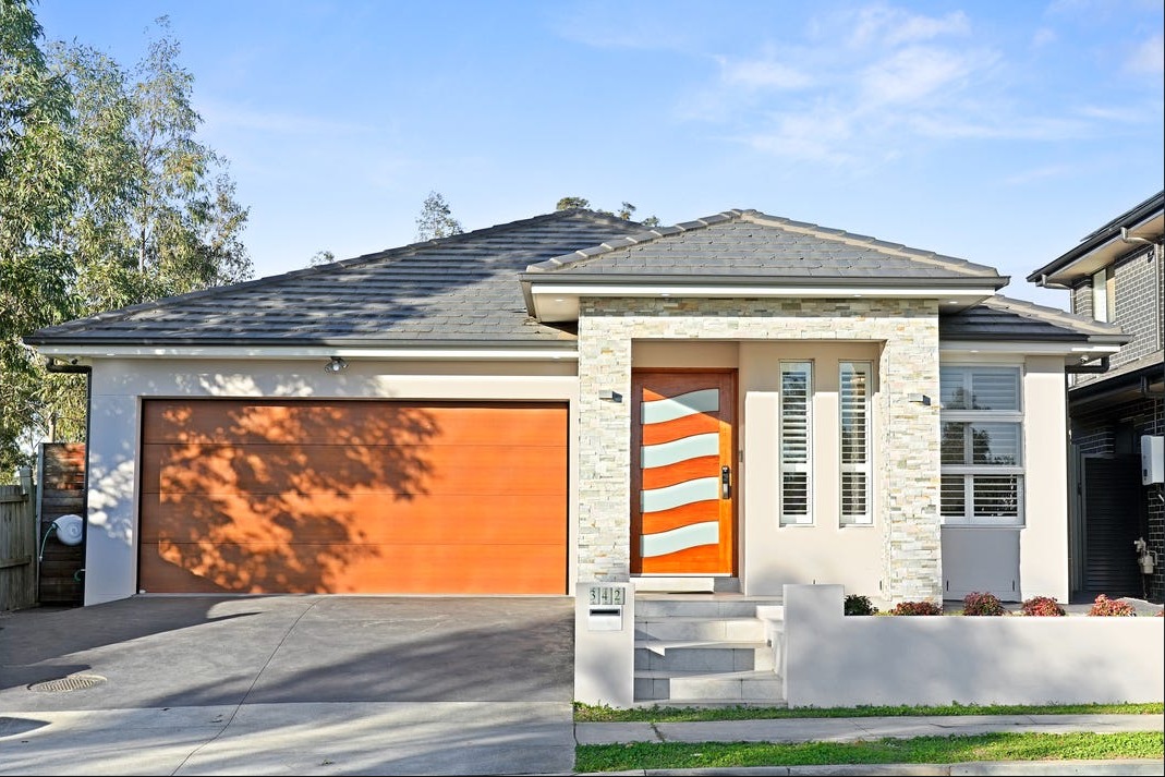 342 South Circuit, Oran Park NSW 2570