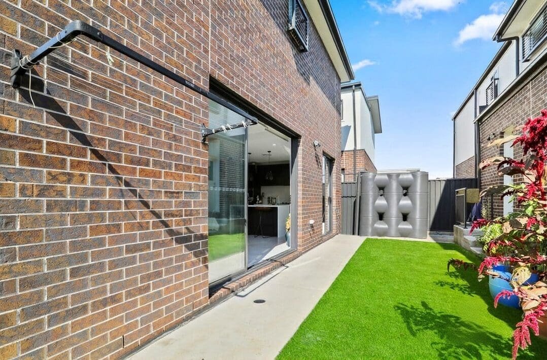oran-park-double-storey-home-13